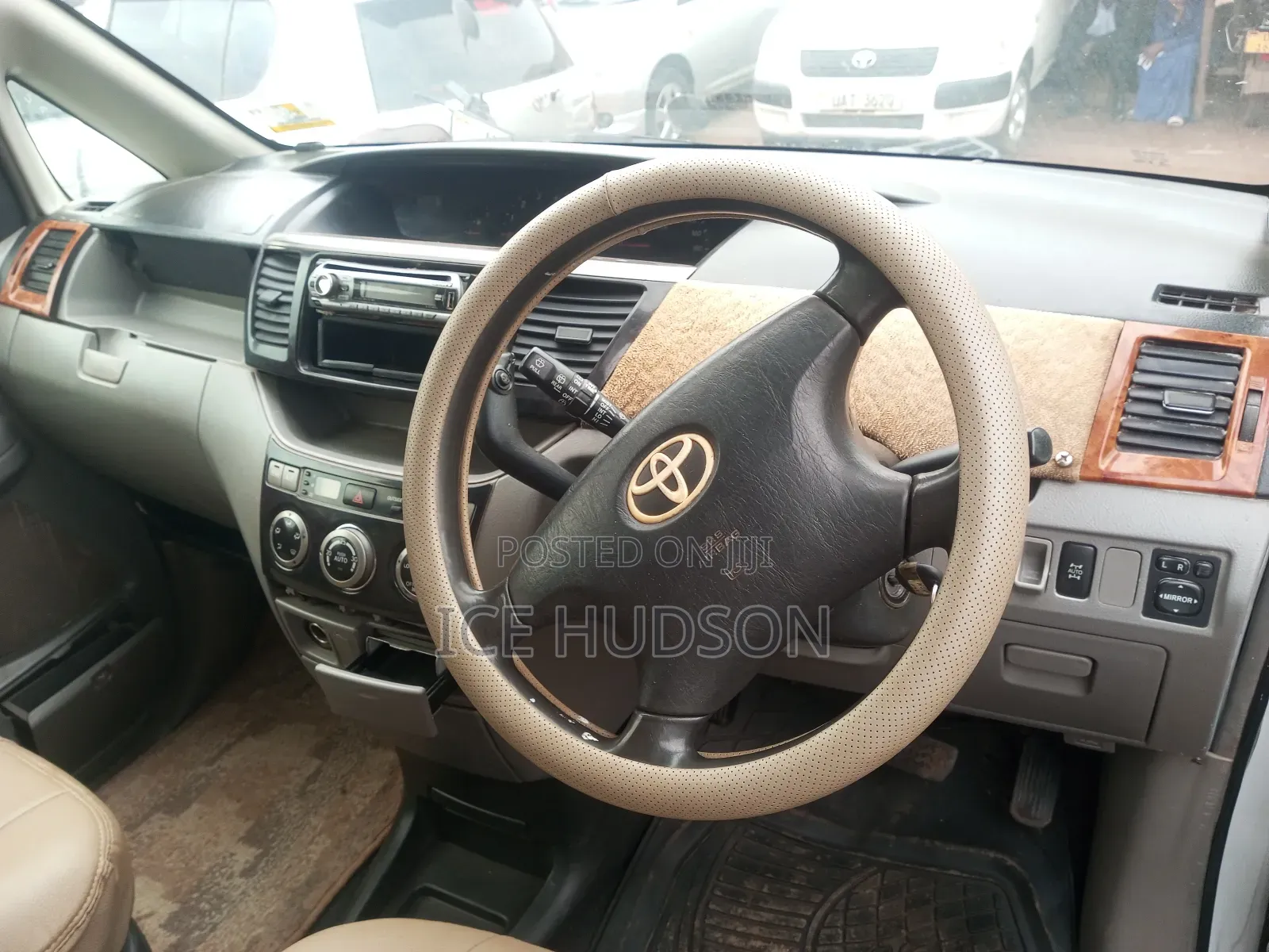 Toyota Voxy 2005 White
