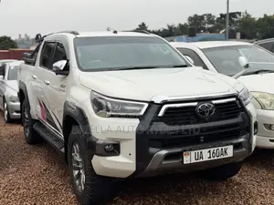 Toyota Hilux 2022 Off white