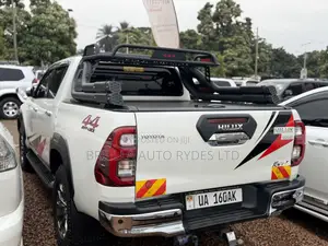 Toyota Hilux 2022 Off white