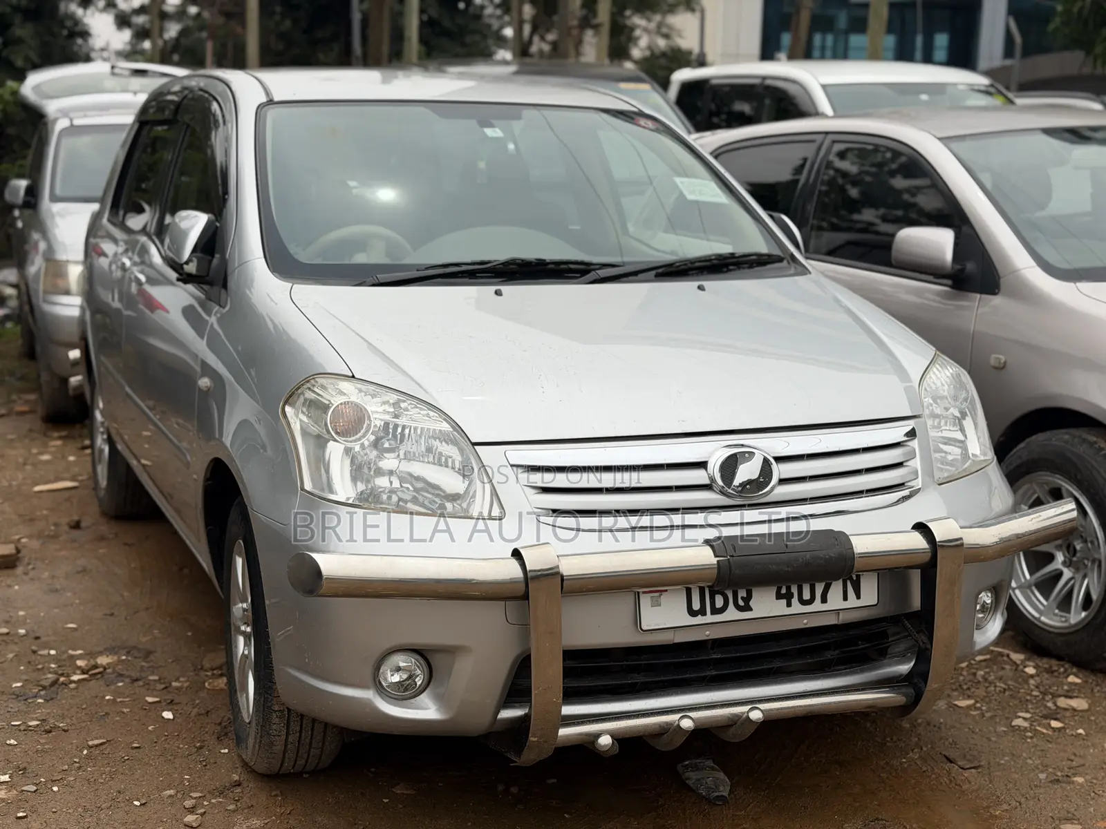 Toyota Raum 2010 Silver
