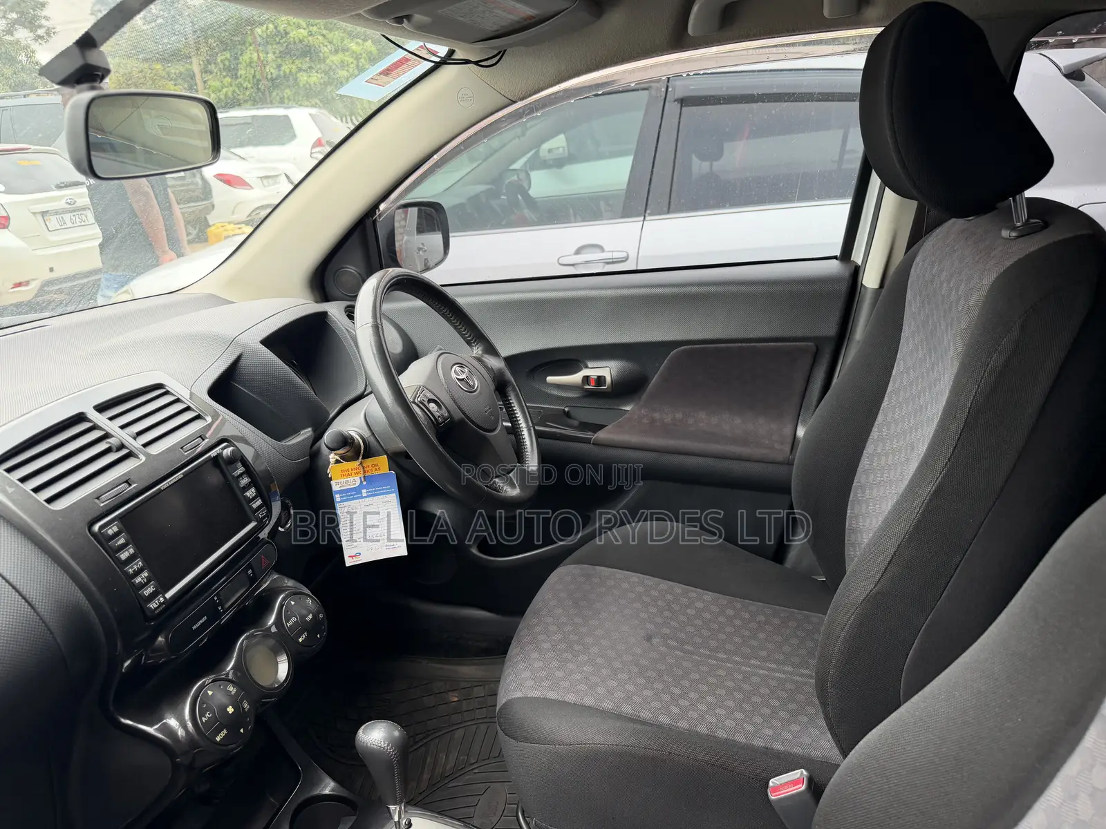 Toyota IST 2009 Silver