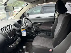 Toyota IST 2009 Silver