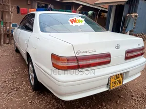 Toyota Mark II 2000 White