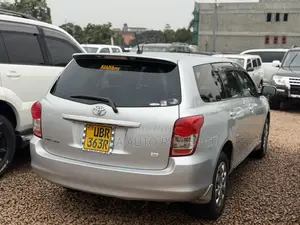 Toyota Corolla Fielder 2010