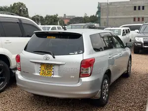 Toyota Corolla Fielder 2010