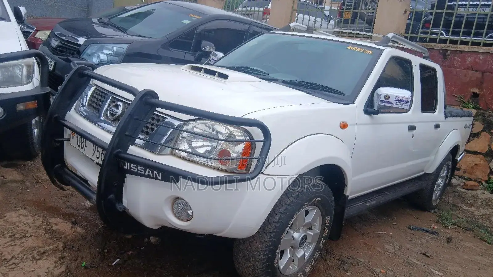 Nissan Hardbody 2010 White