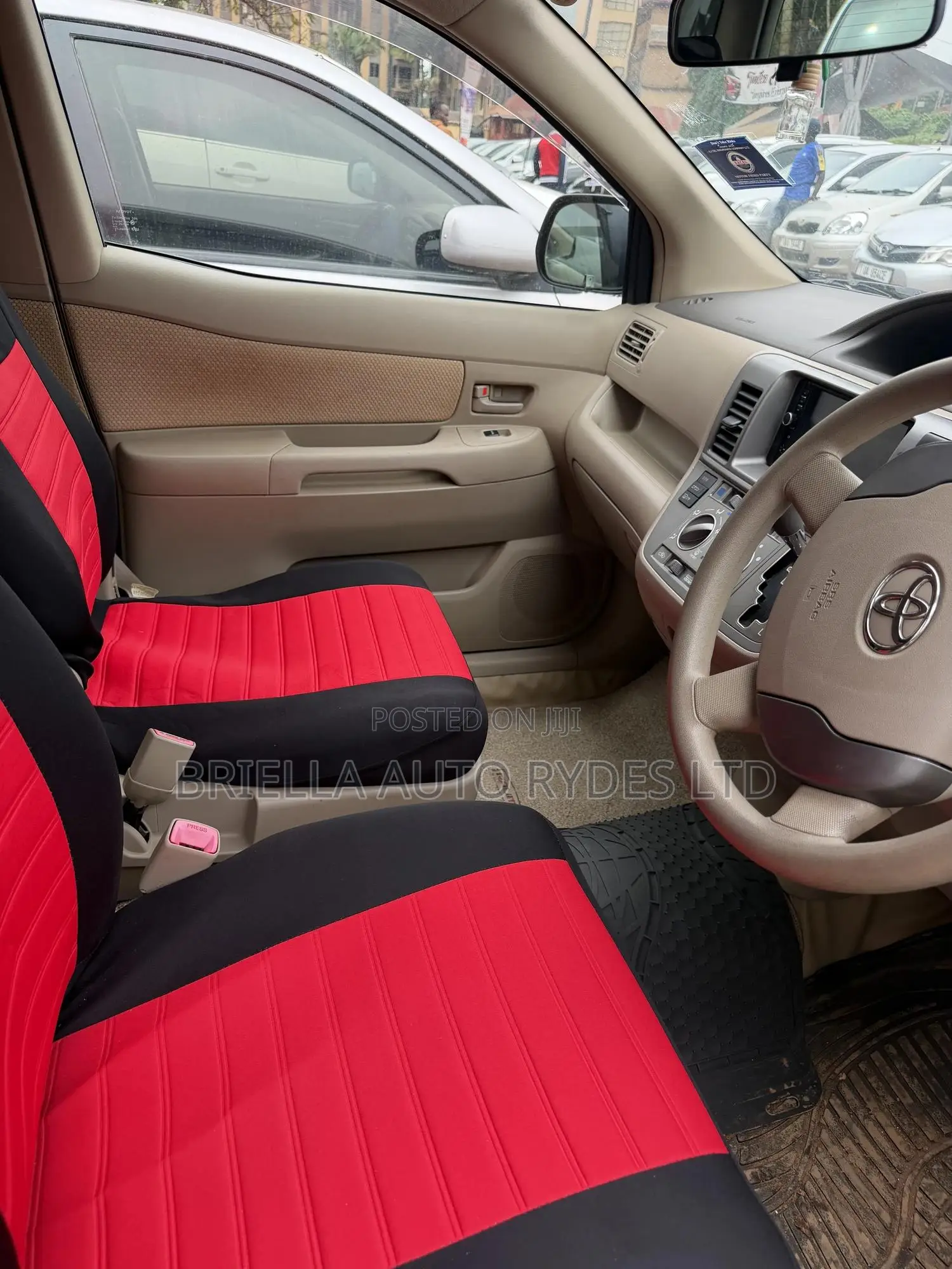 Toyota Raum 2010 Silver