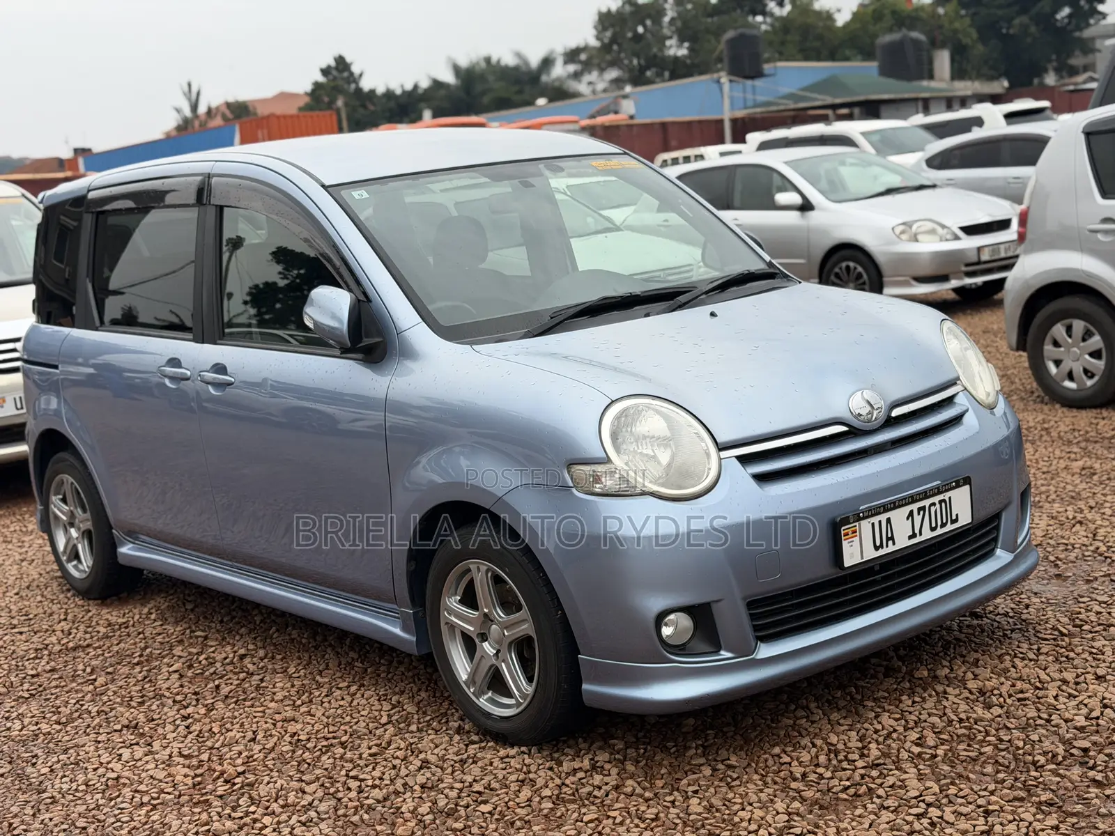 Toyota Sienta 2010 Blue