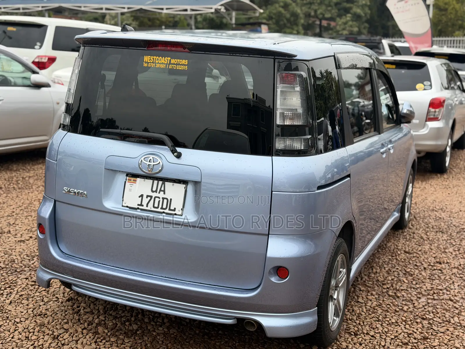 Toyota Sienta 2010 Blue
