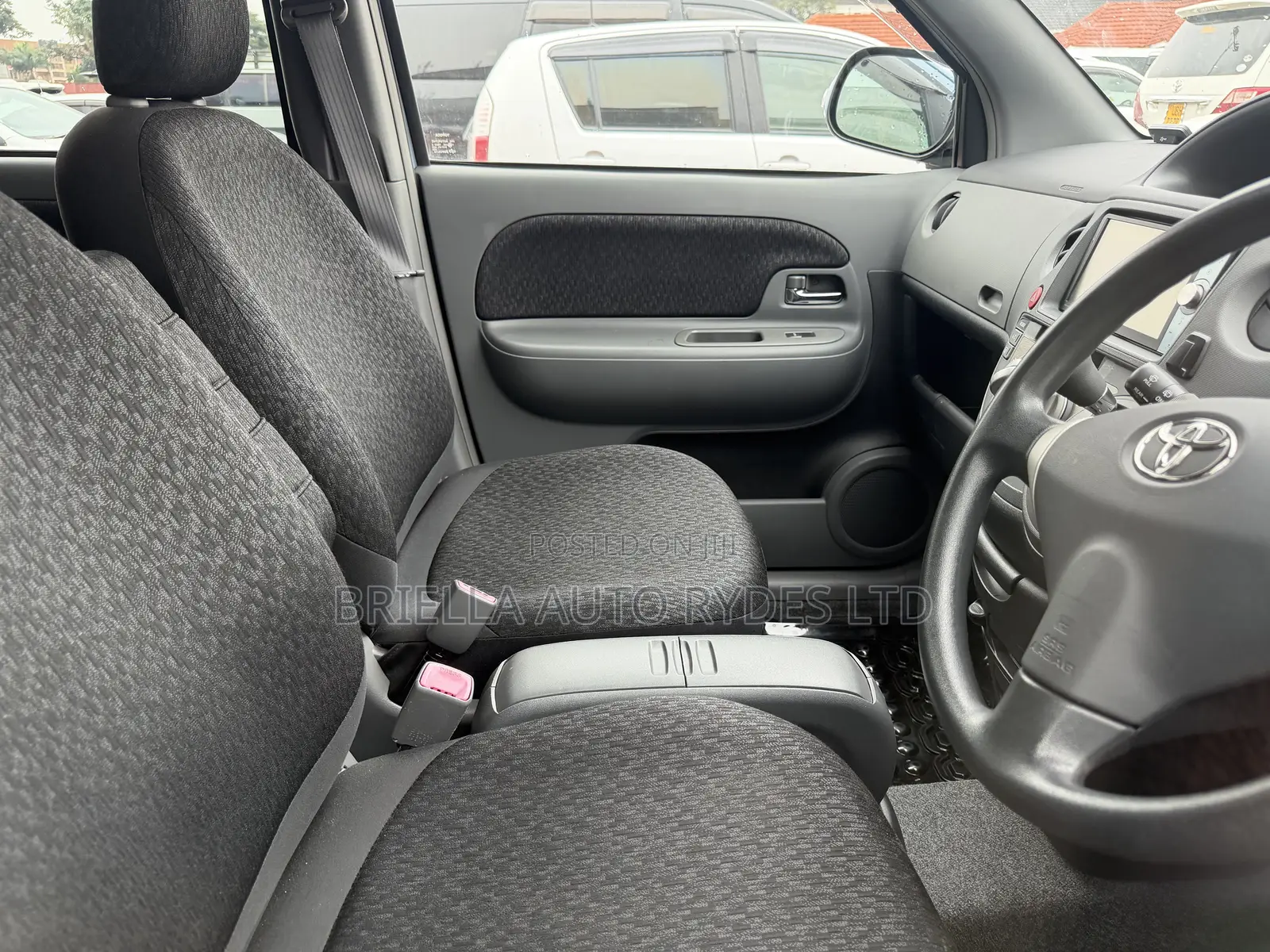 Toyota Sienta 2010 Blue