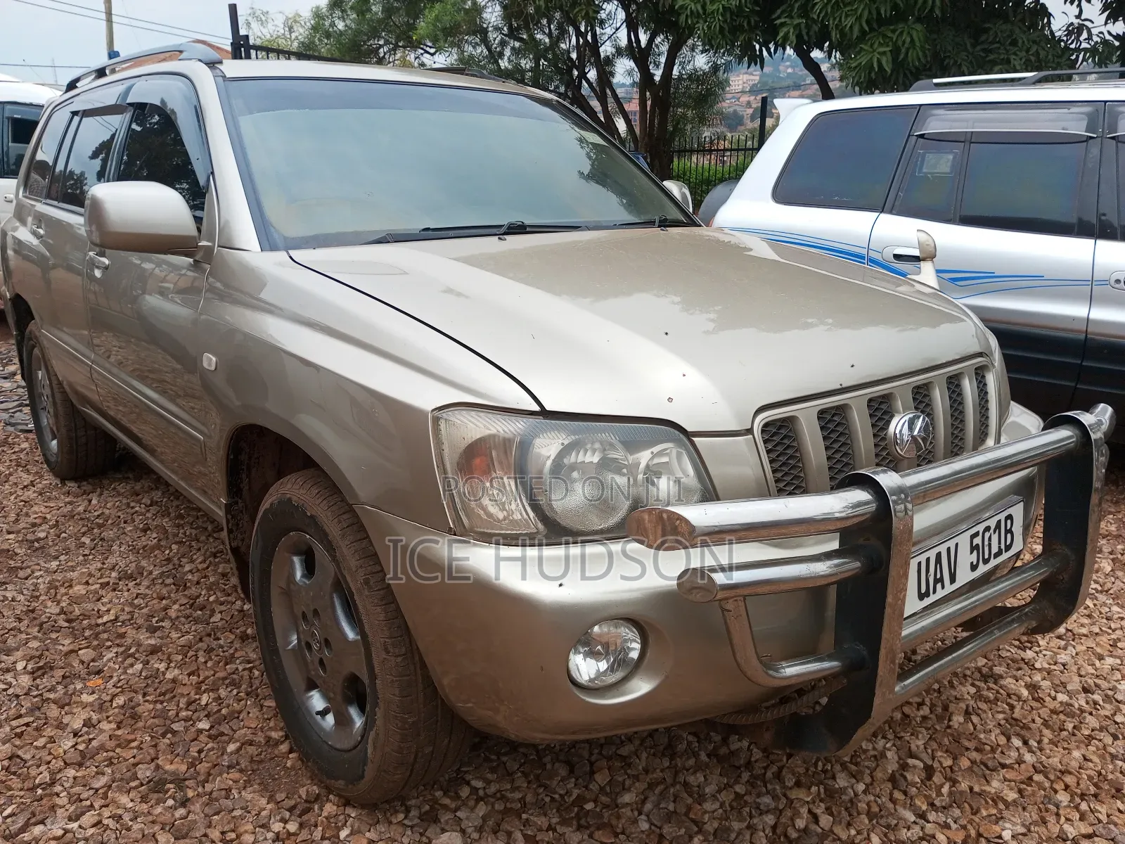 Toyota Kluger 2004 Gold