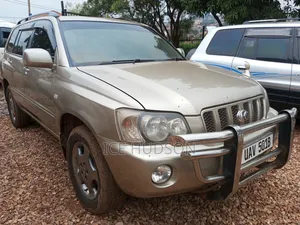 Toyota Kluger 2004 Gold