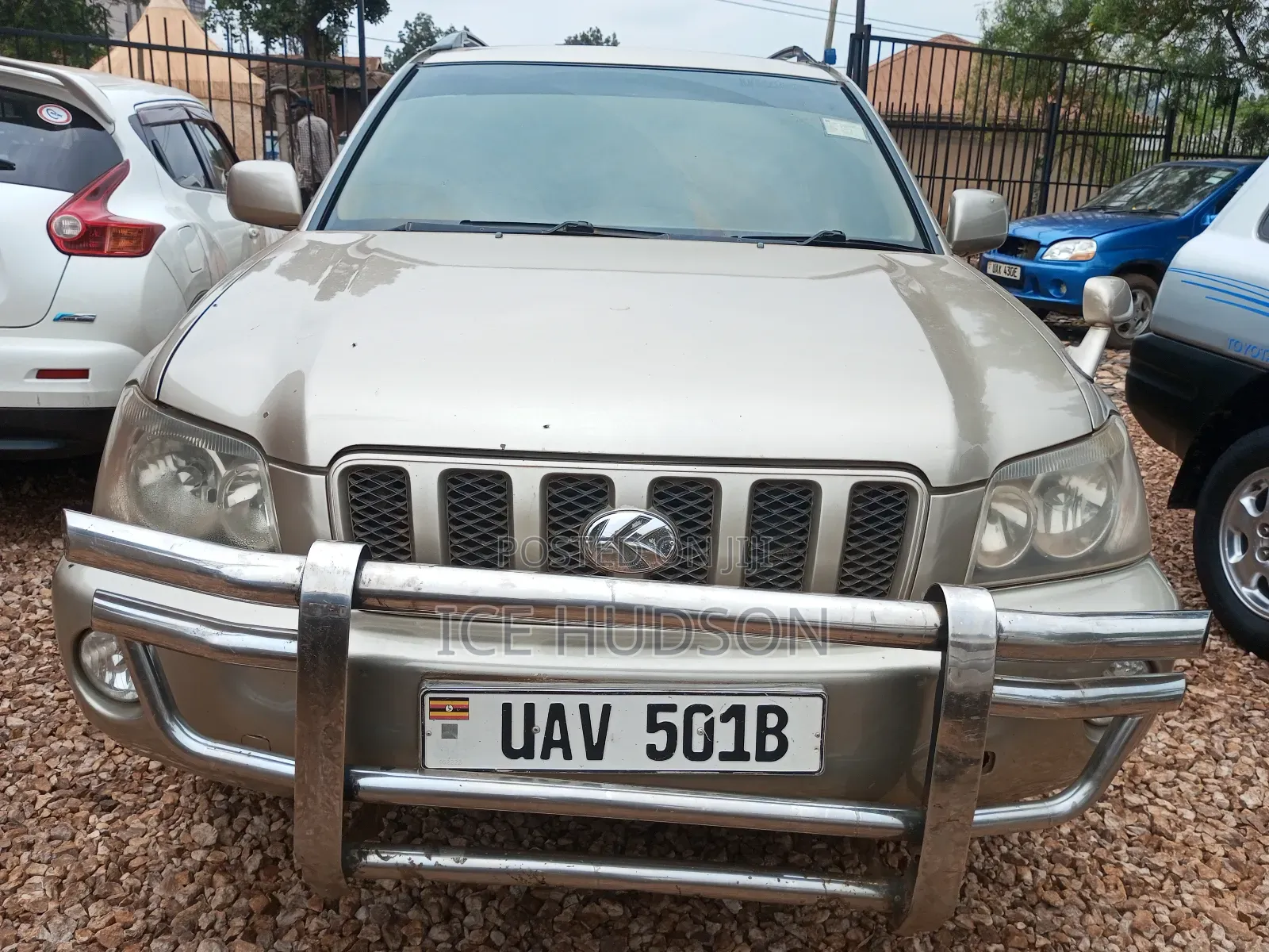 Toyota Kluger 2004 Gold