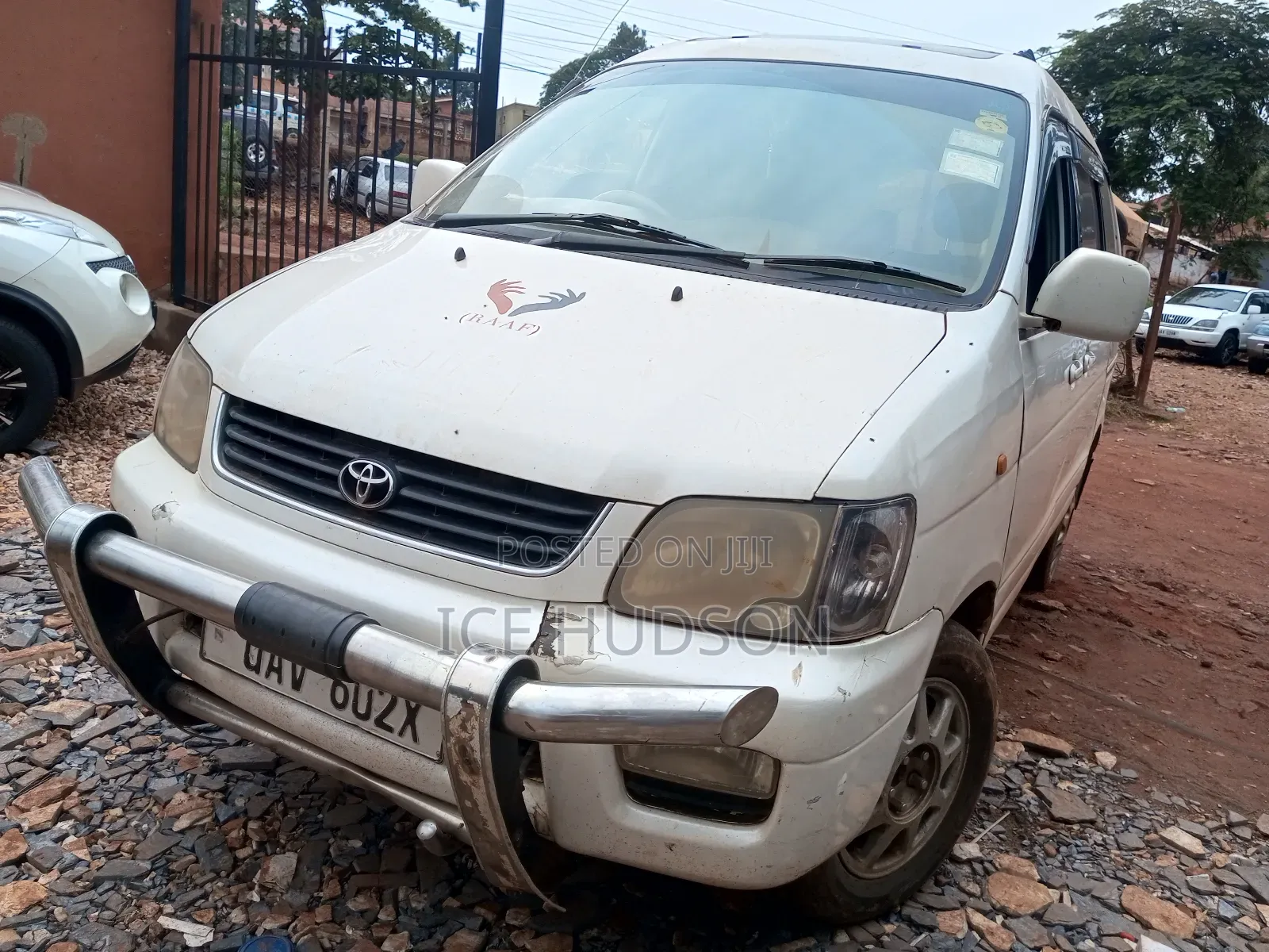 Toyota Noah 2002 Off white