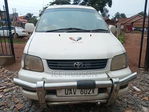 Toyota Noah 2002 Off white