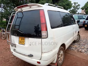 Toyota Noah 2002 Off white