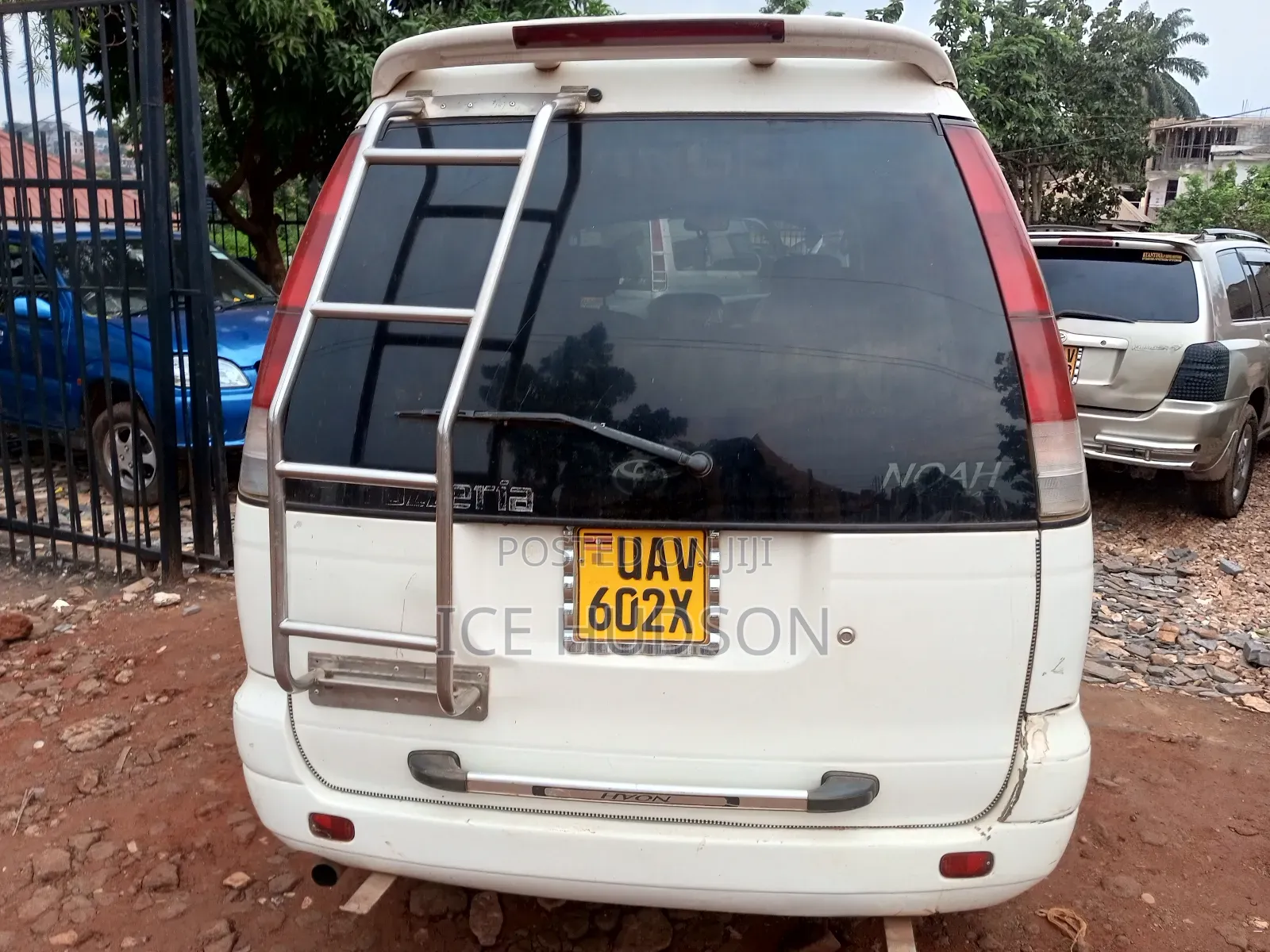 Toyota Noah 2002 Off white