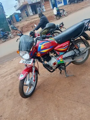 Bajaj Boxer 125 2024 Red