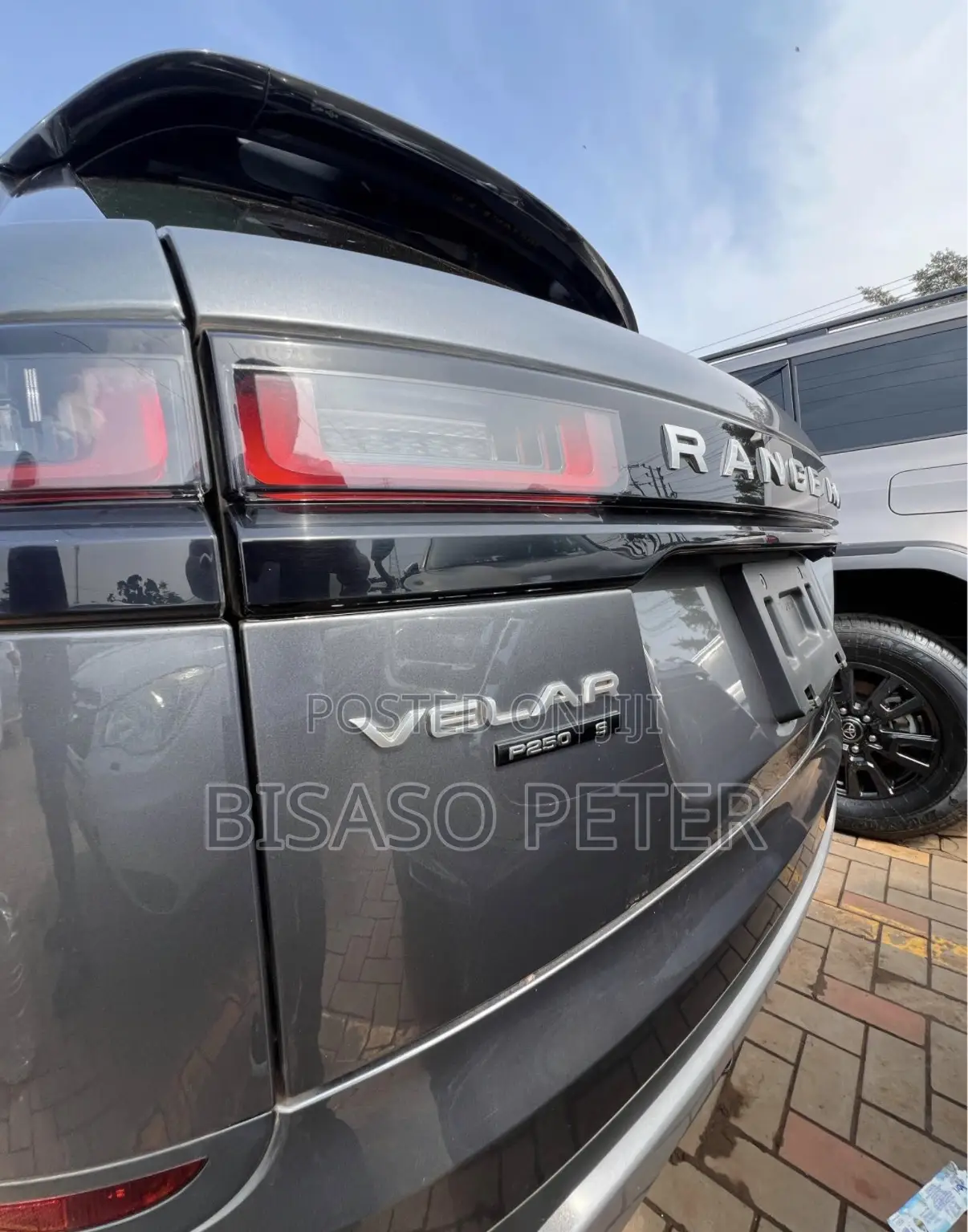 Land Rover Range Rover Velar P250 Base 4x4 2018 Gray