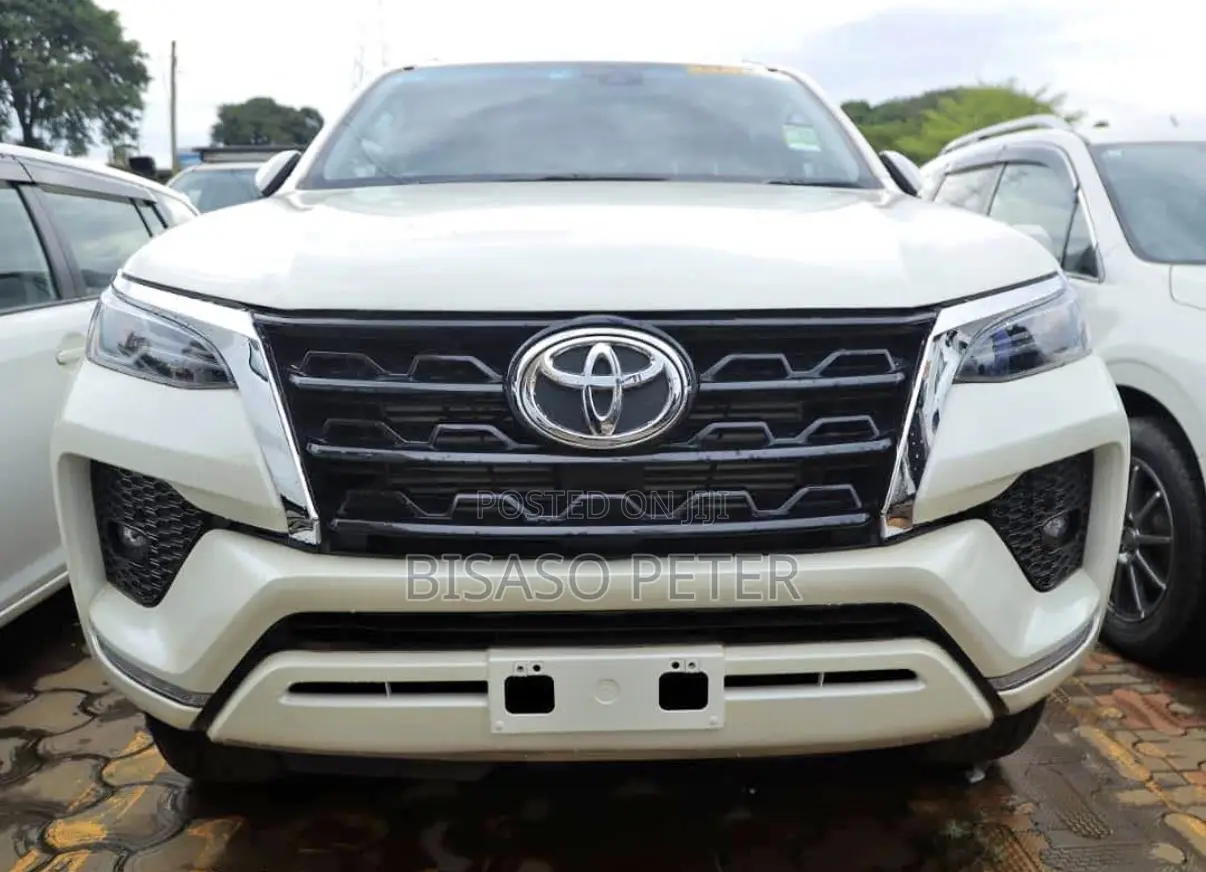 Toyota Fortuner 2.8 D AWD 2021 White