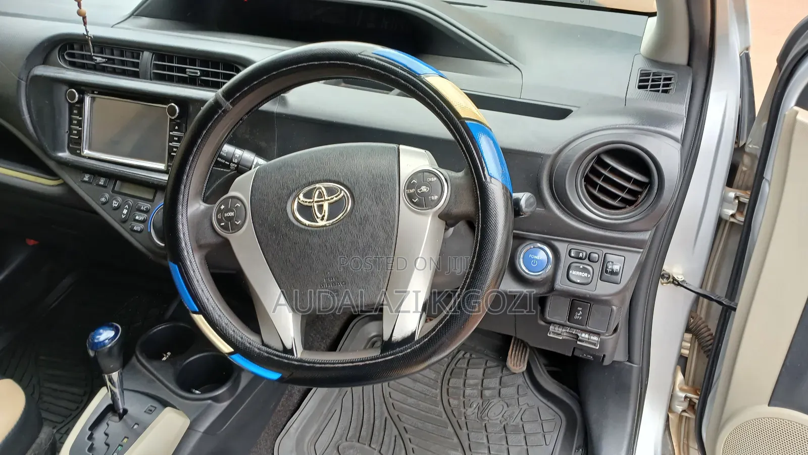 Toyota Aqua 2012 Silver