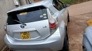 Toyota Aqua 2012 Silver