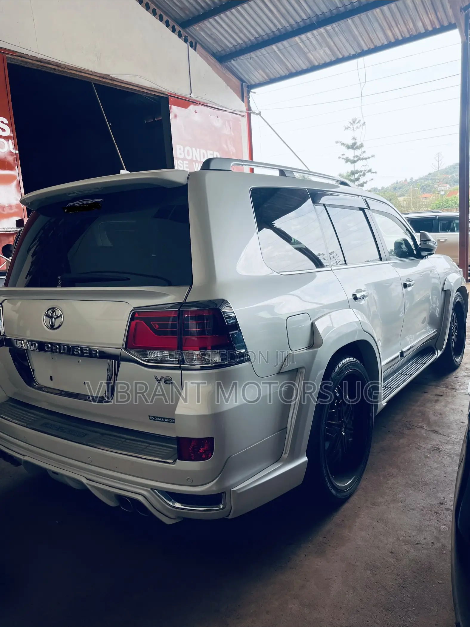 Toyota Land Cruiser 4.6 V8 ZX 2016 White