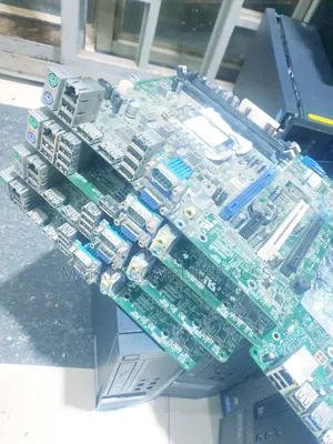 Desktop Motherboard 7020