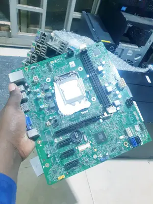 Desktop Motherboard 7020