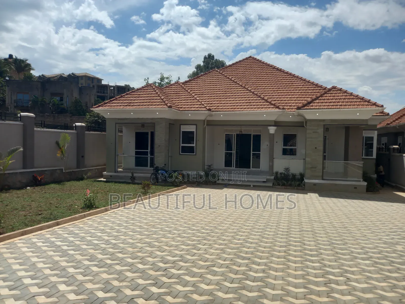 Furnished 5bdrm House in Kira for sale