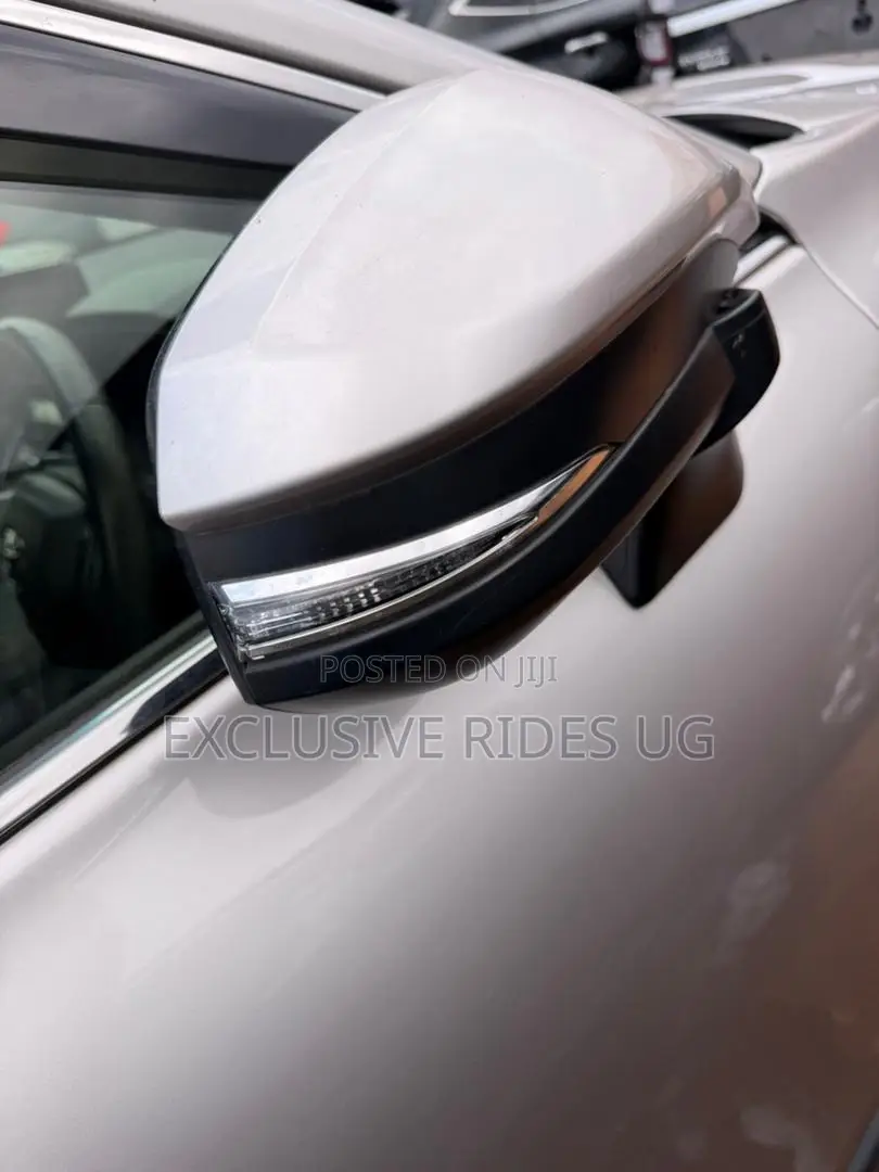 Toyota Harrier 2.5 Hybrid 4WD 2021 Silver