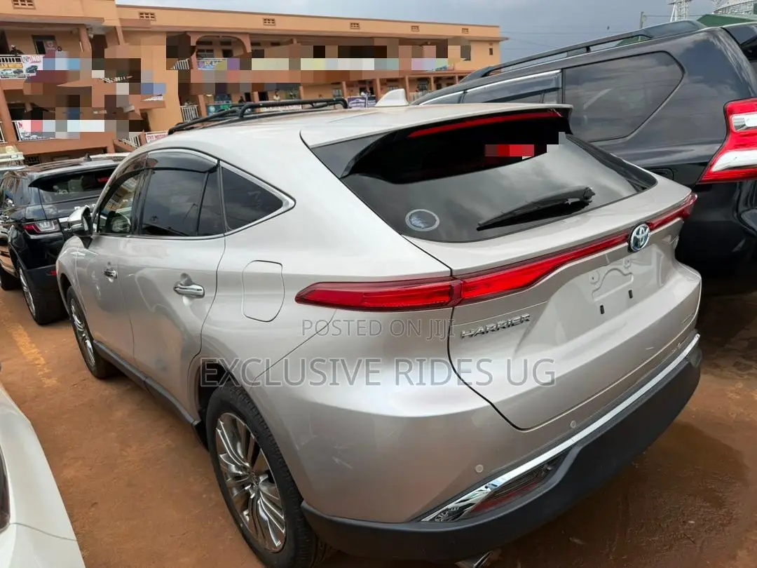 Toyota Harrier 2.5 Hybrid 4WD 2021 Silver