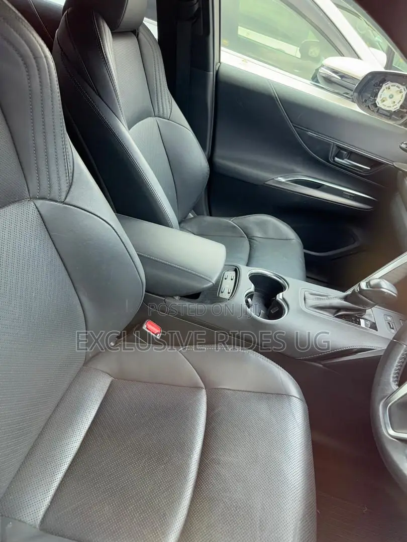 Toyota Harrier 2.5 Hybrid 4WD 2021 Silver