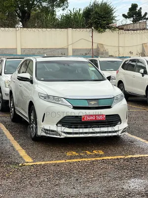 Toyota Harrier 2.0 2017 Beige