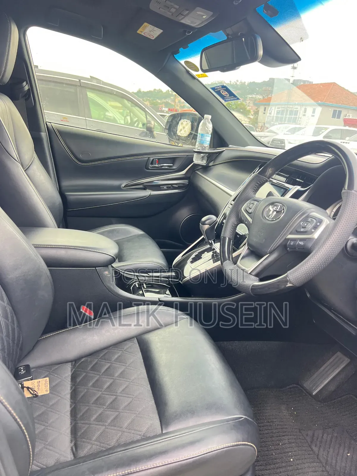Toyota Harrier 2.0 2017 Beige