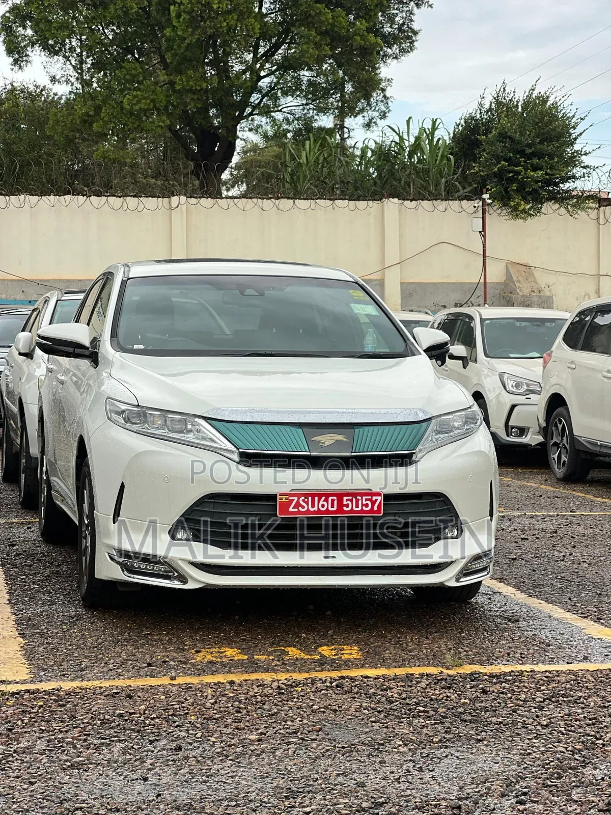 Toyota Harrier 2.0 2017 Beige