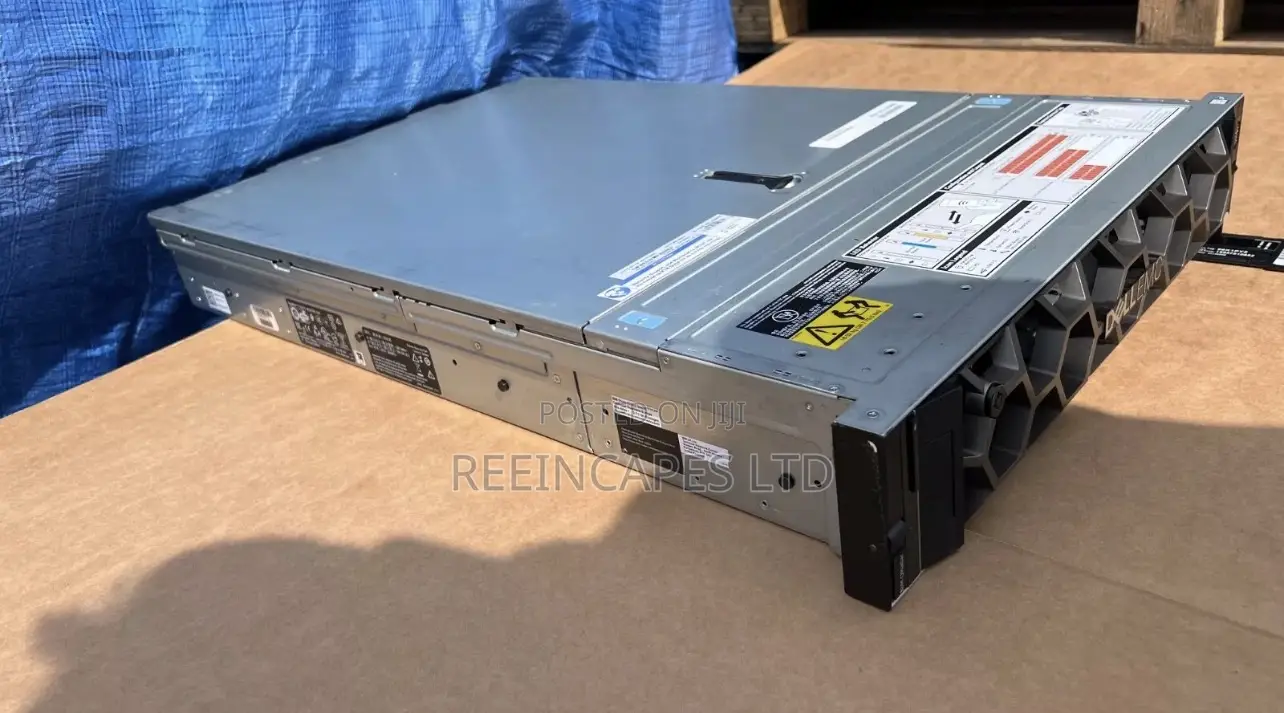 Server Dell PowerEdge R740xd 32GB Intel Xeon HDD+SSD 1T