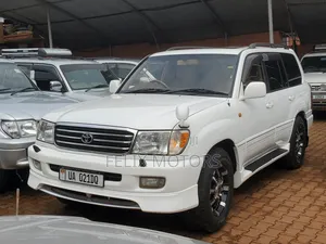 Toyota Land Cruiser HDJ 100 2000 White