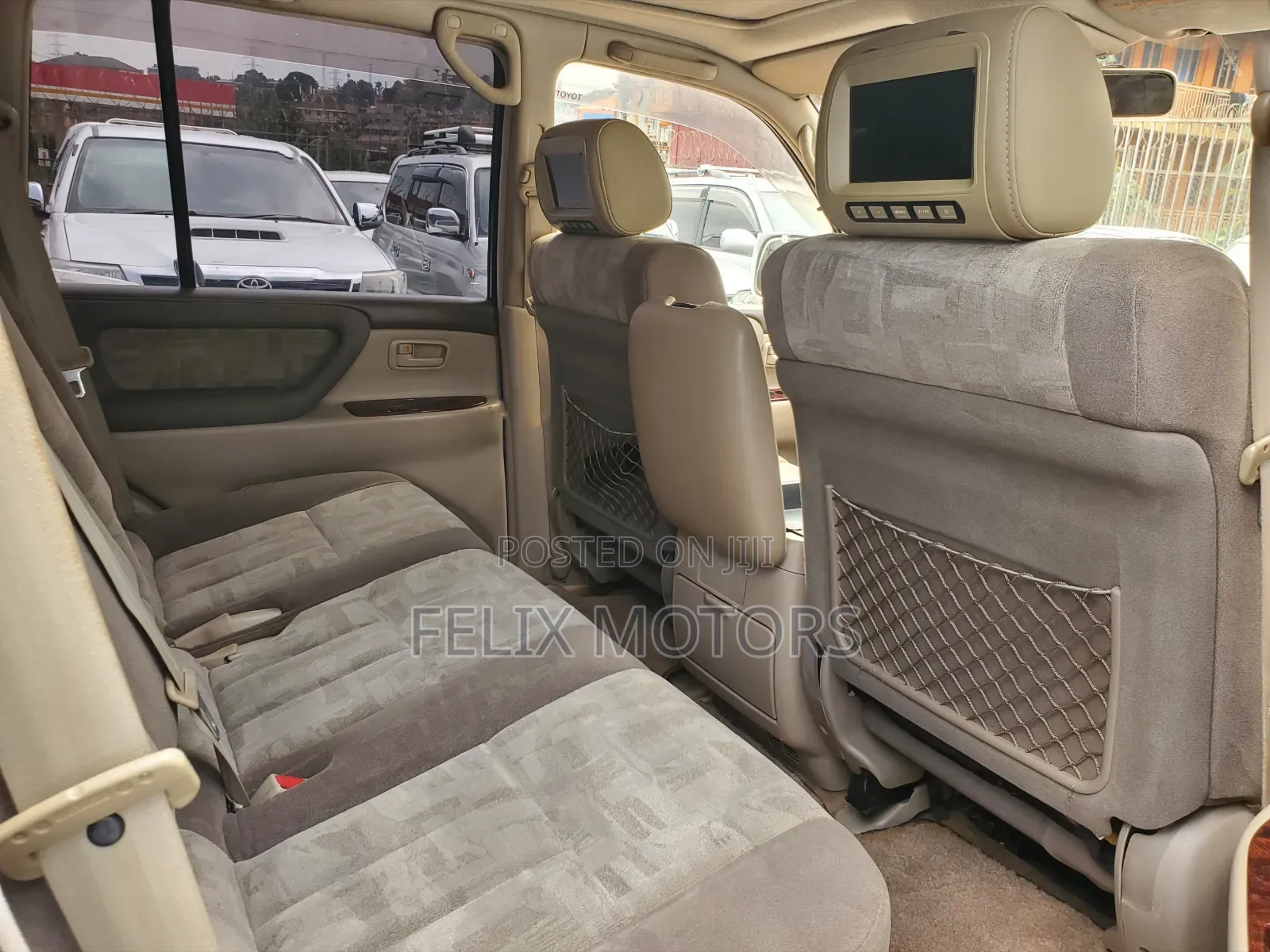 Toyota Land Cruiser HDJ 100 2000 White