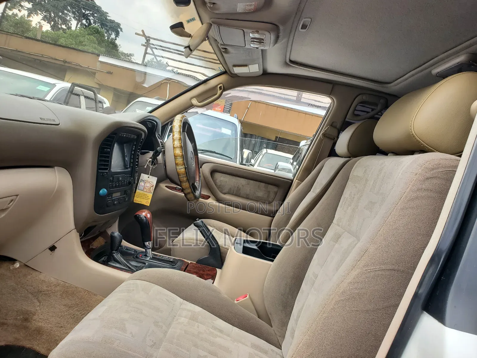 Toyota Land Cruiser HDJ 100 2000 White