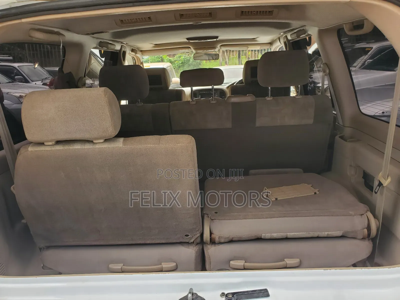 Toyota Land Cruiser HDJ 100 2000 White