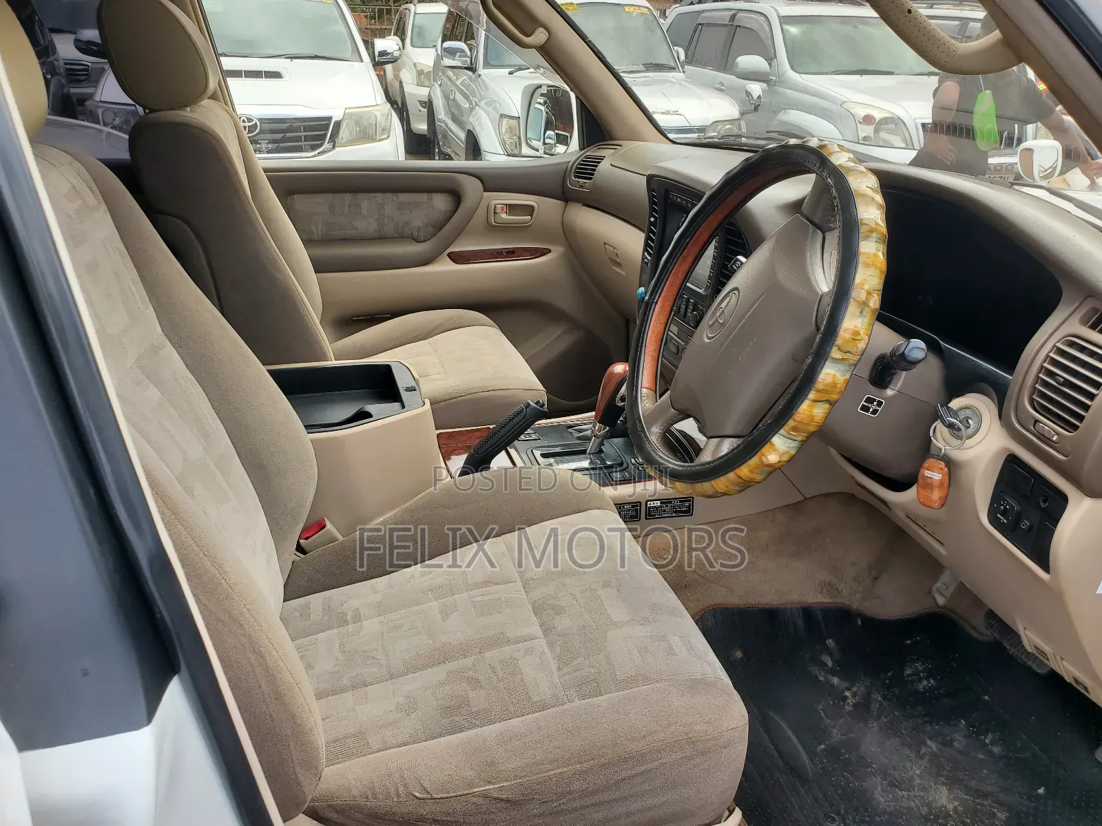 Toyota Land Cruiser HDJ 100 2000 White