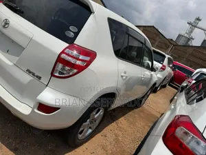Toyota RAV4 2012 White