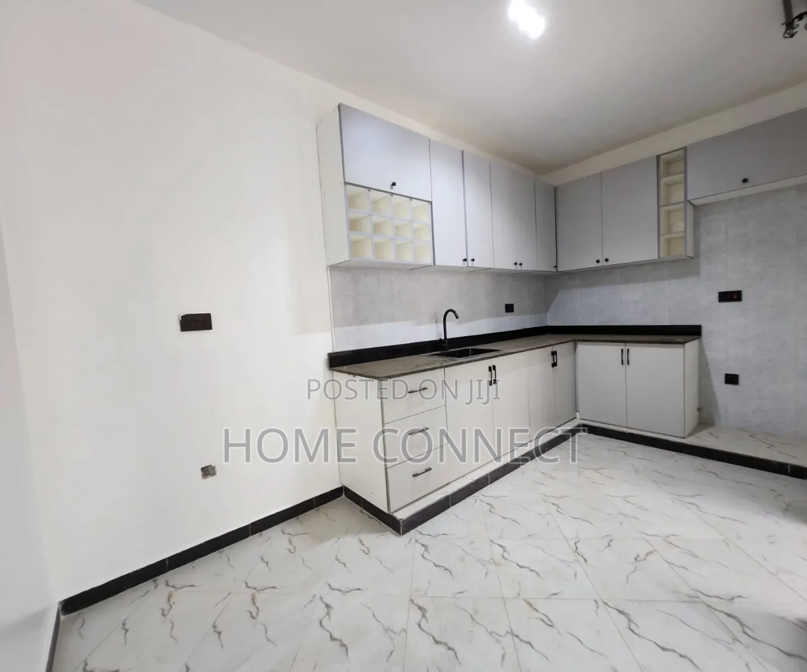 2bdrm Apartment in Kisaasi Baha'I Road, Central Division for rent