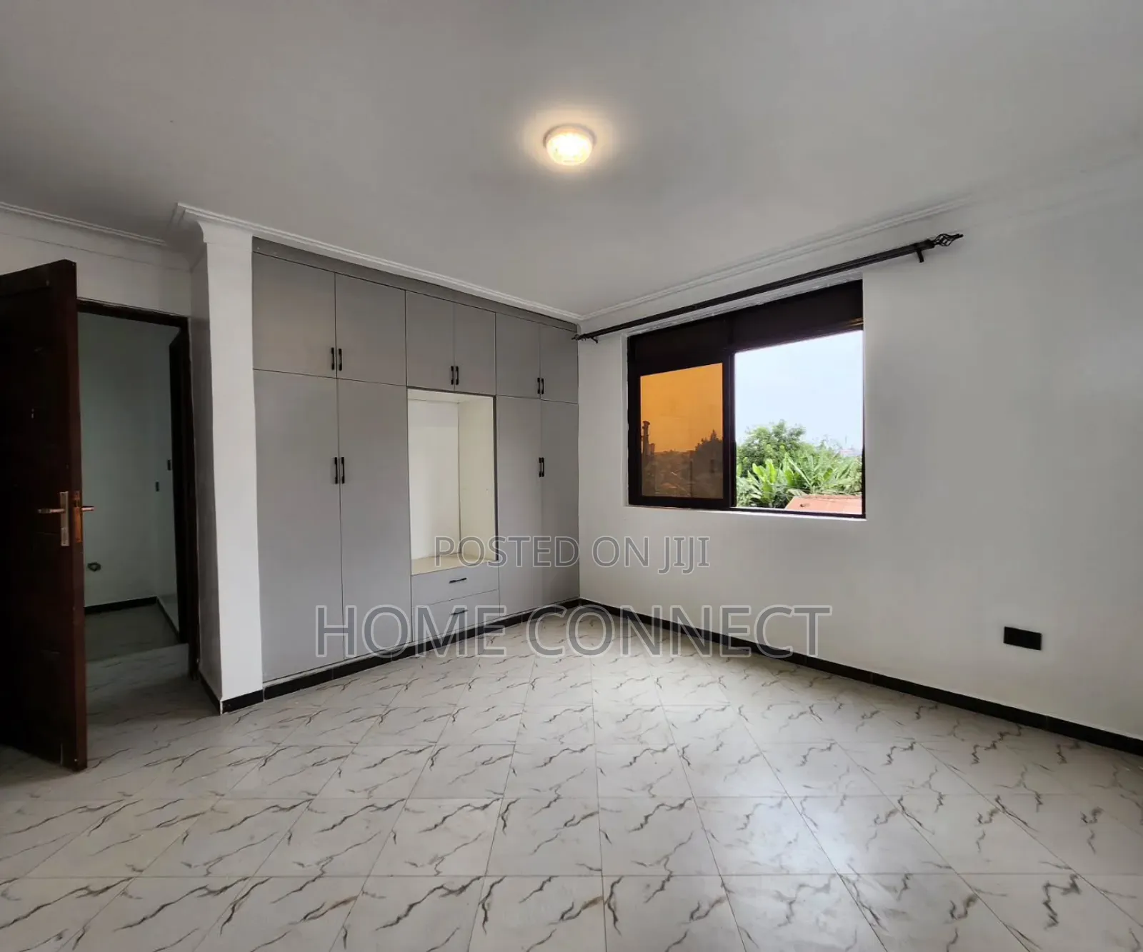 2bdrm Apartment in Kisaasi Baha'I Road, Central Division for rent