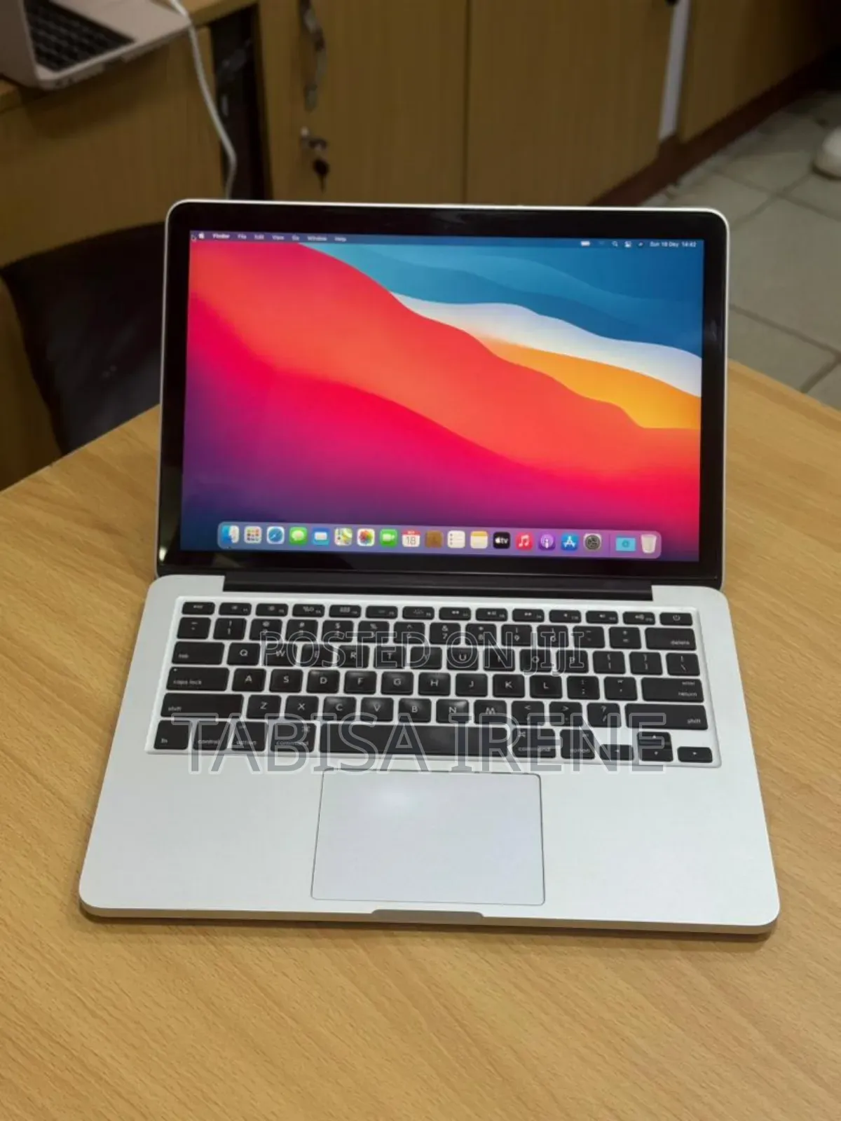 New Laptop Apple MacBook Pro 2015 8GB Intel Core i5 SSD 512GB