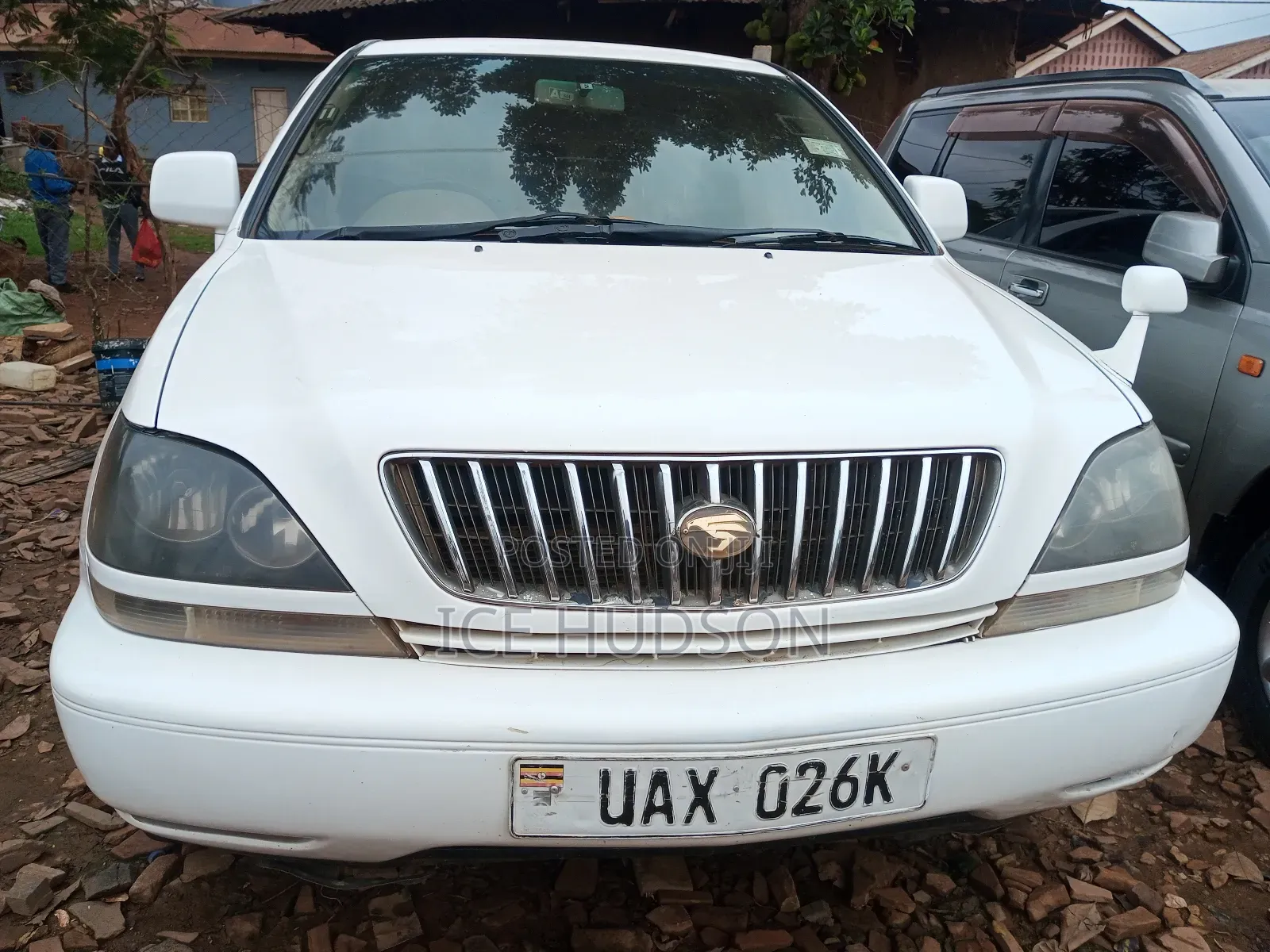 Toyota Harrier 2000 White