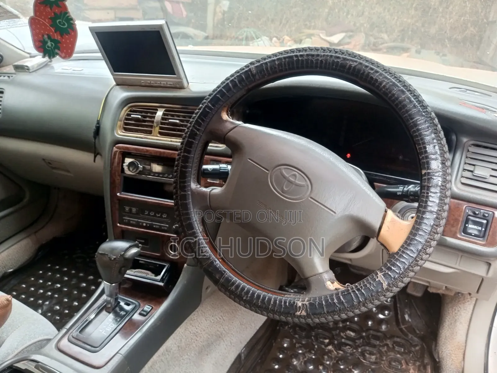 Toyota Mark II 1999 White