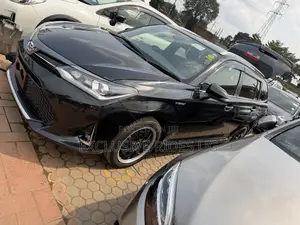 Toyota Corolla Fielder 1.5 Hybrid FWD 2018 Blue