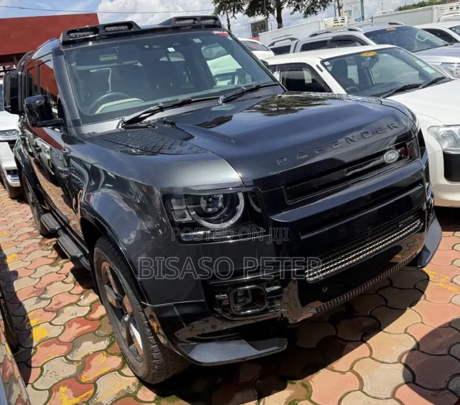 Land Rover Defender 2023 Blue